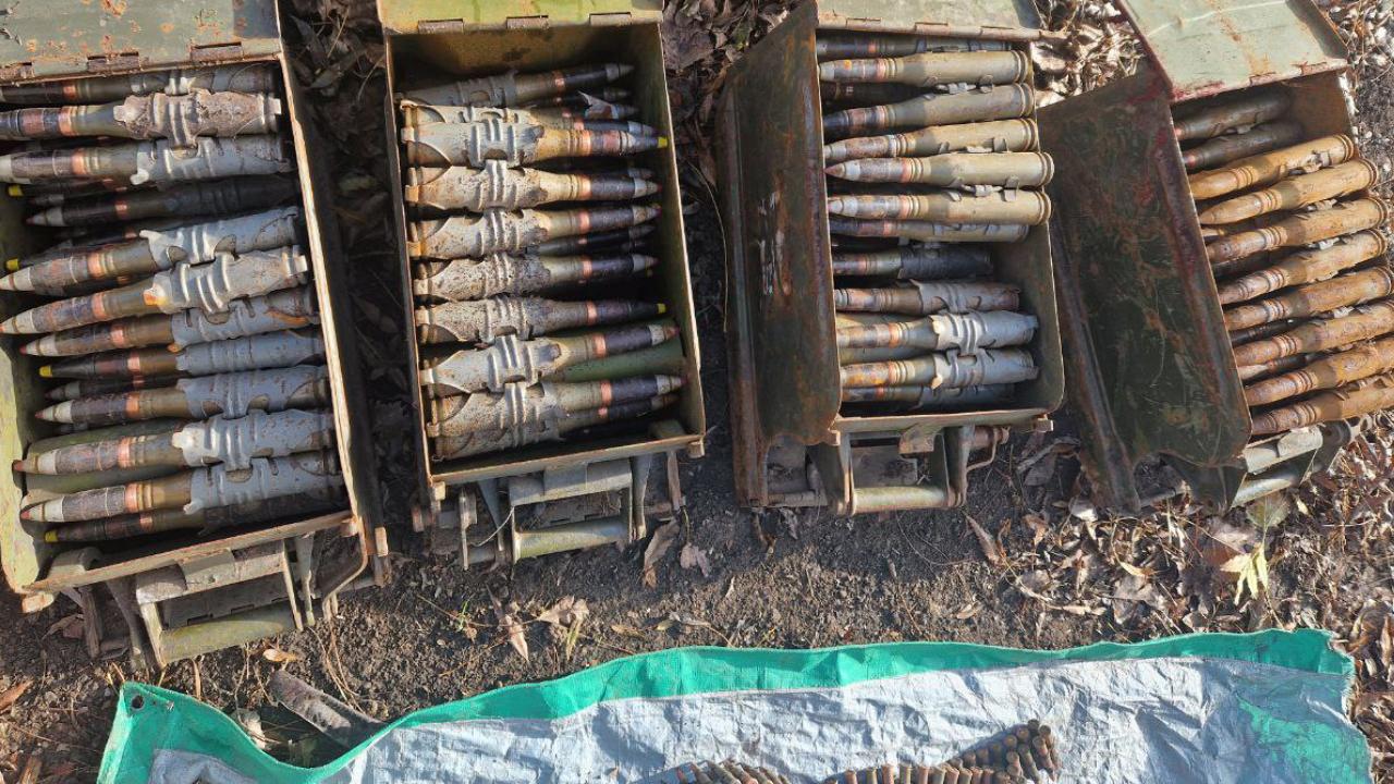 В Херсонской области полицейскими ликвидирован схрон с бронебойными боеприпасами и патронами