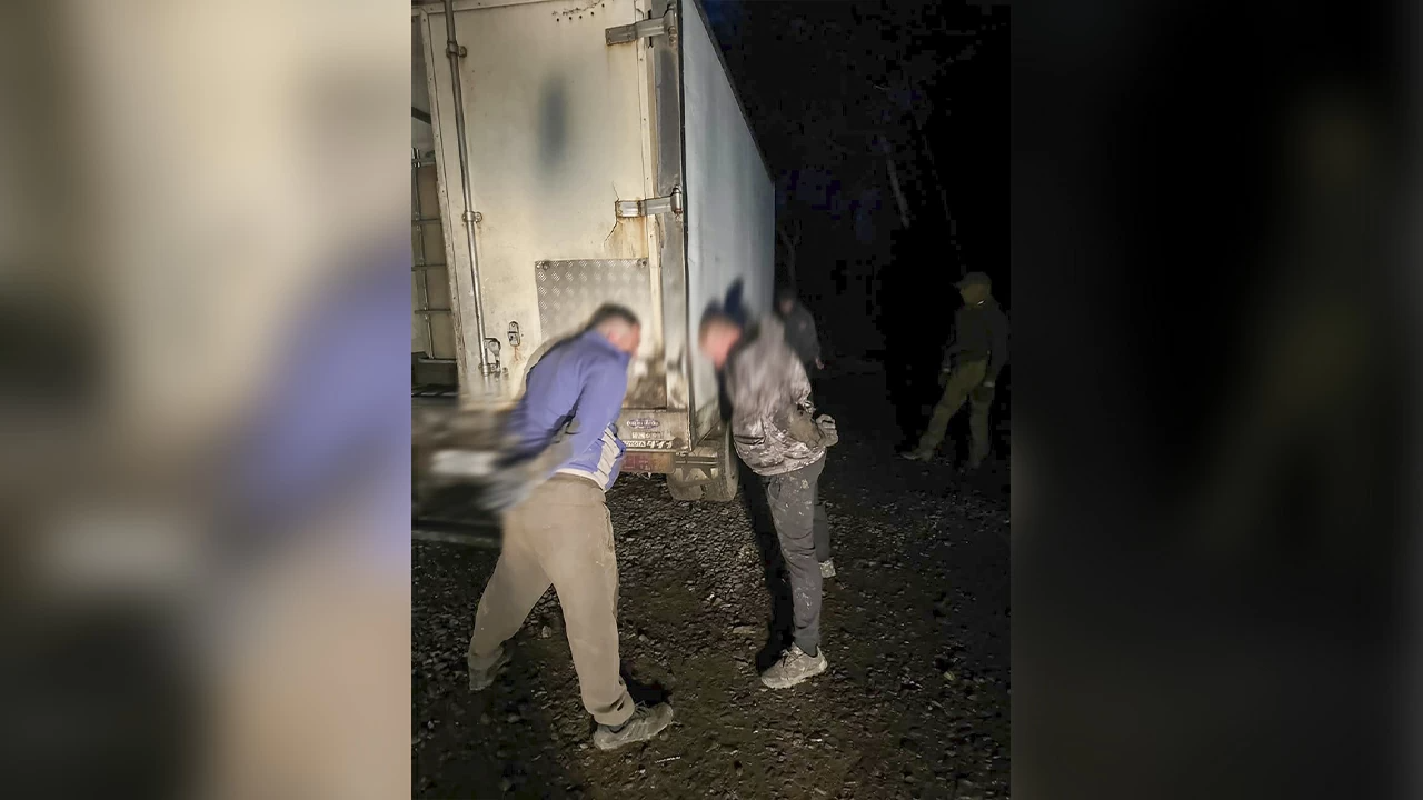 В Хабаровском крае осудят троих мужчин, задержанных с поличным в момент кражи солярки с локомотива