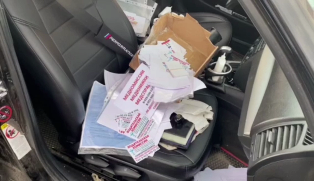 В Югре уже осужденная за мошенничество женщина взялась за продажу поддельных медсправок