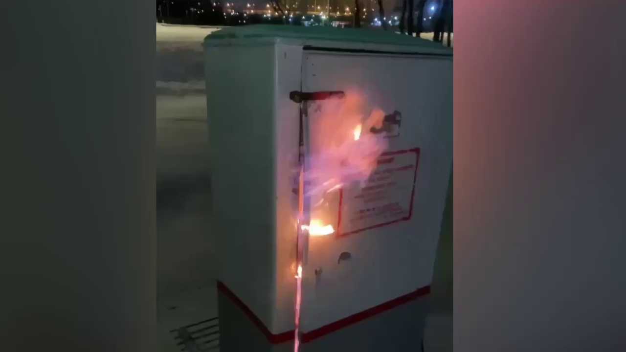 Двоих несовершеннолетних, подозреваемых в диверсии на ж/д путях в Москве, задержали правоохранители