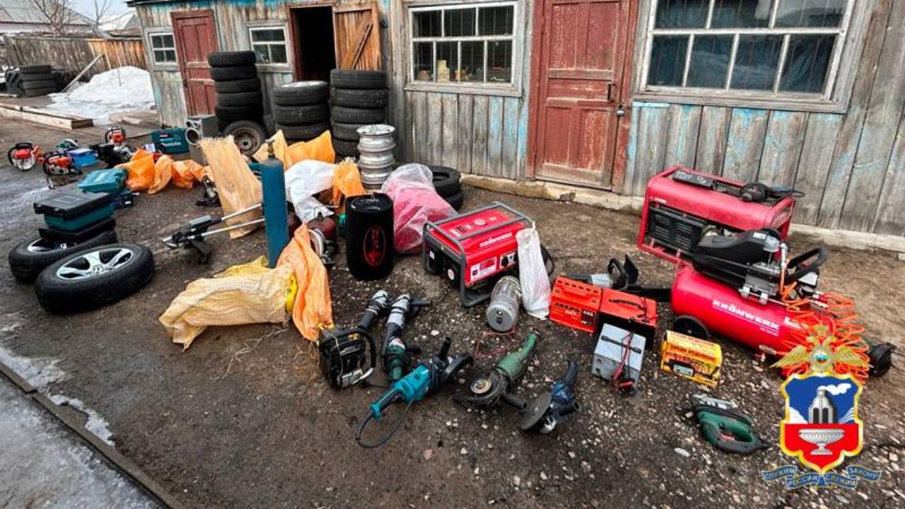 Домушнику из Алтайского края предъявлено обвинение в 26 кражах на сумму ущерба свыше 1 млн рублей
