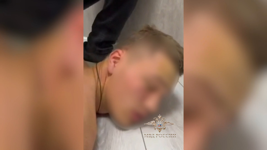Сотрудники полиции задержали предполагаемых криптомошенников
