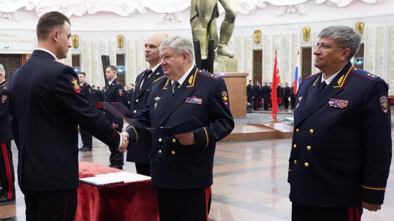 Владимир Кубышко поздравил слушателей факультета заочного обучения Московского университета МВД России имени В.Я. Кикотя с завершением обучения