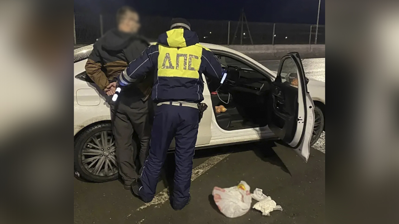 Тюменские полицейские предотвратили перевозку партии мефедрона в Ямало-Ненецкий автономный округ