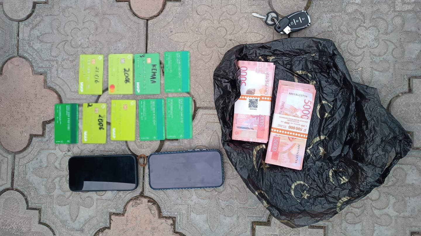 В Нальчике два студента уличены в скупке банковских карт и финансовых операциях в интересах аферистов