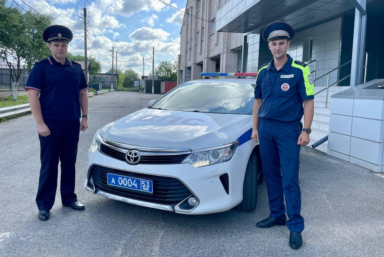 Новгородские автоинспекторы оперативно доставили в больницу двухлетнего ребенка с травмой головы