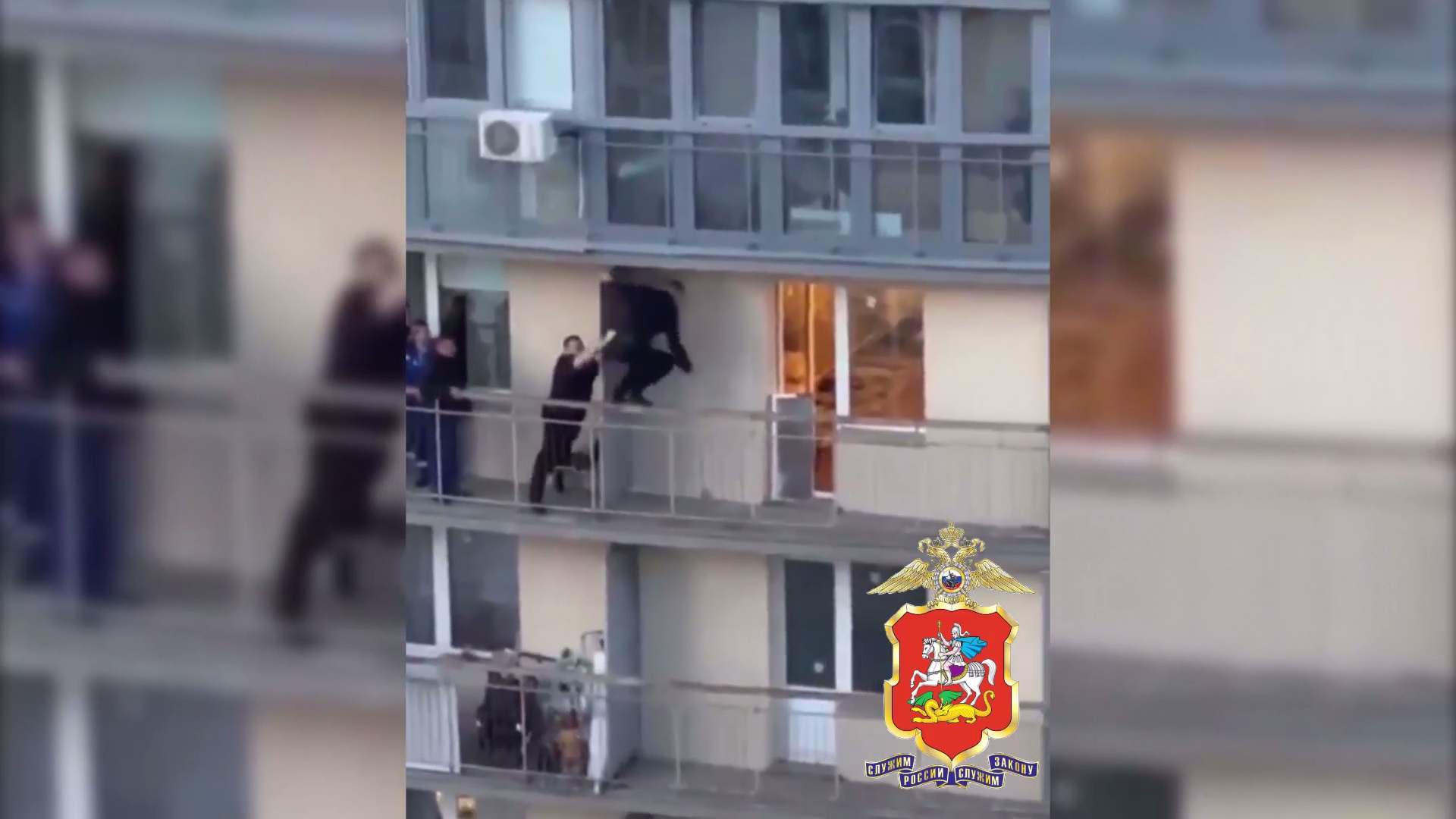 Полицейские в подмосковных Мытищах спасли мужчину от необдуманного поступка