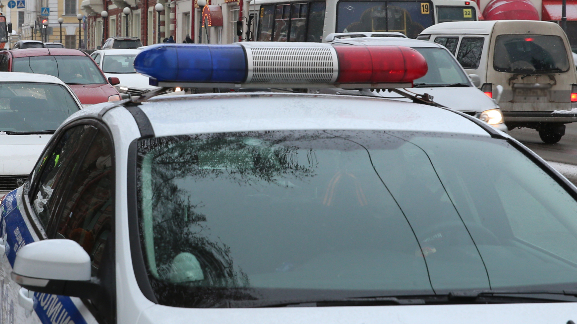 В Санкт-Петербурге полицейские применили табельное оружие для остановки нетрезвого водителя-иностранца