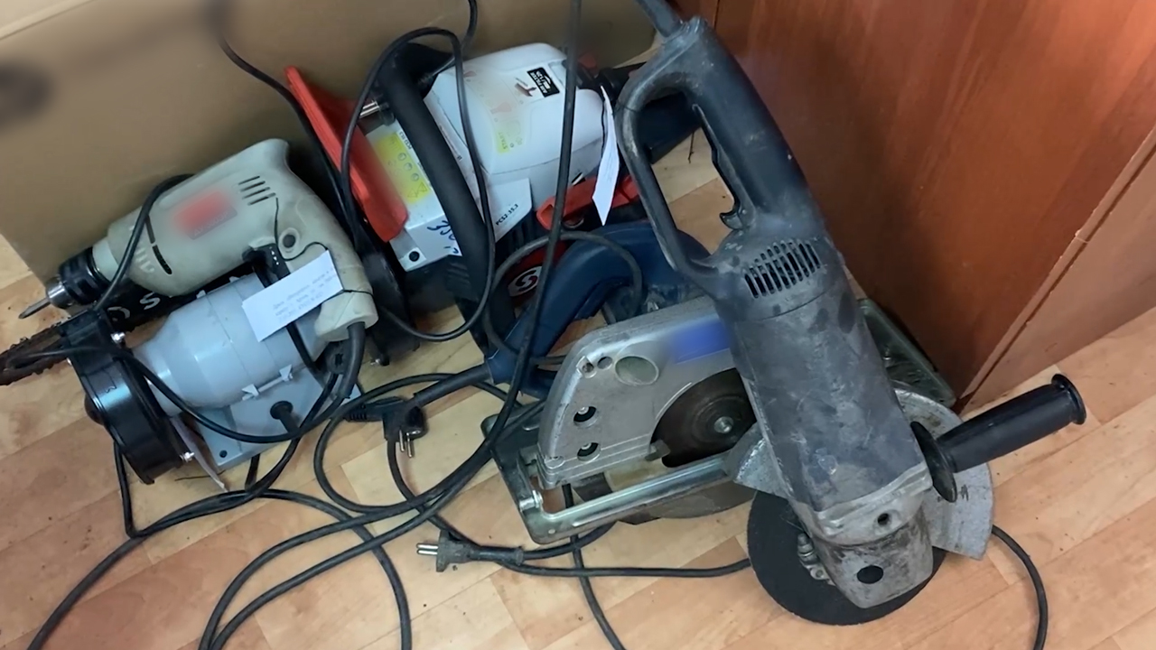 В Приморье кинолог со служебной собакой раскрыли кражу из домовладения