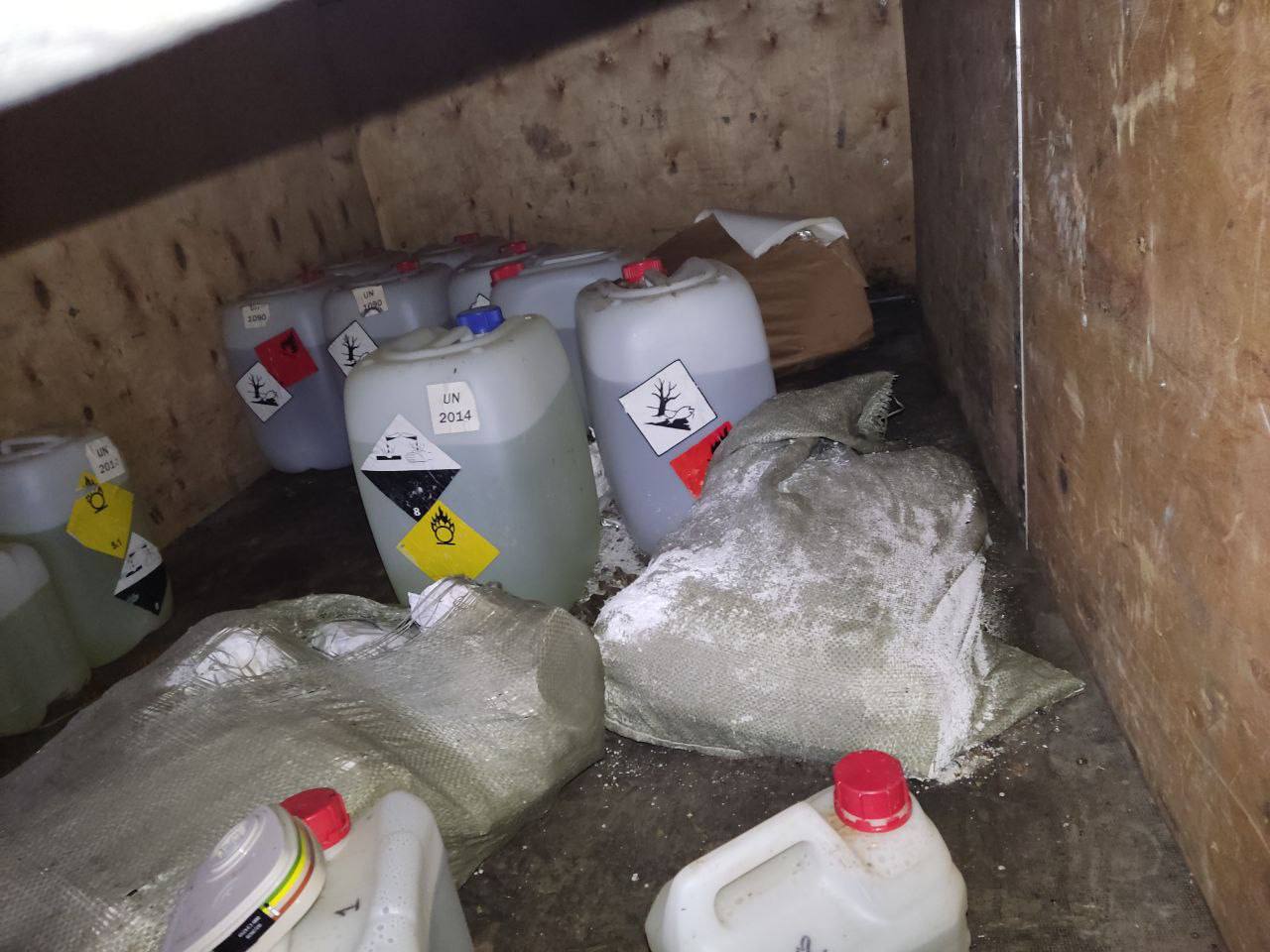 Ростовские оперативники выявили нарколабораторию по синтезу мефедрона и задержали ее организаторов