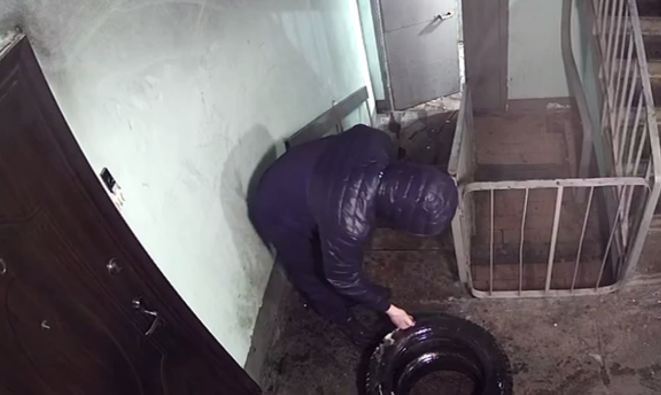 В Ленобласти задержаны двое мужчин, которые в разное время пытались поджечь одну и ту же квартиру