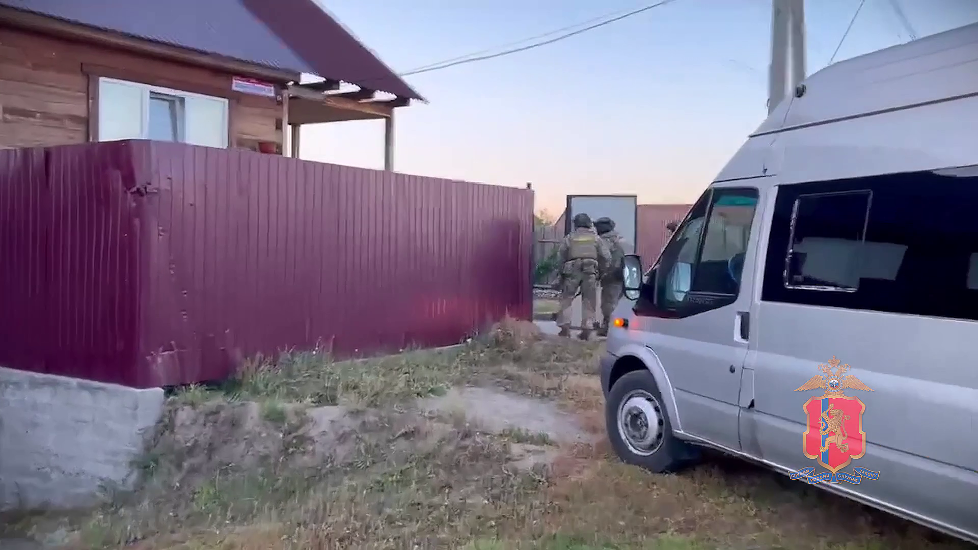 Красноярские полицейские задержали пятерых граждан, похитивших более 9 млн рублей у участников СВО