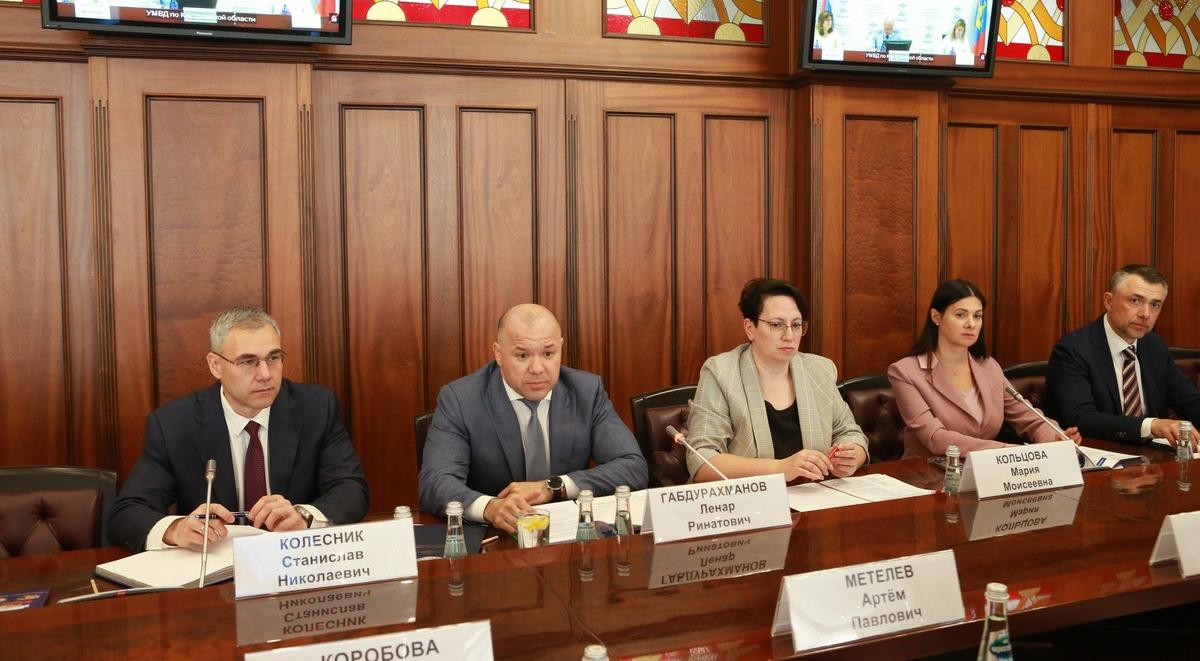 В МВД России обсудили актуальные вопросы предупреждения противоправного поведения несовершеннолетних и семейного неблагополучия