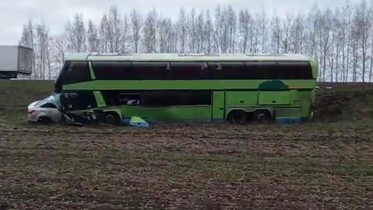 В Рязанской области сотрудники полиции устанавливают обстоятельства ДТП, в котором погибли три человека
