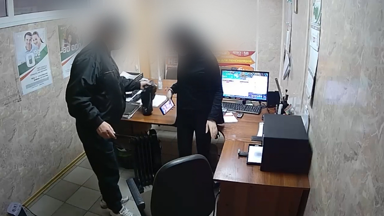В Красноярском крае полицейскими раскрыто разбойное нападение на кредитную организацию