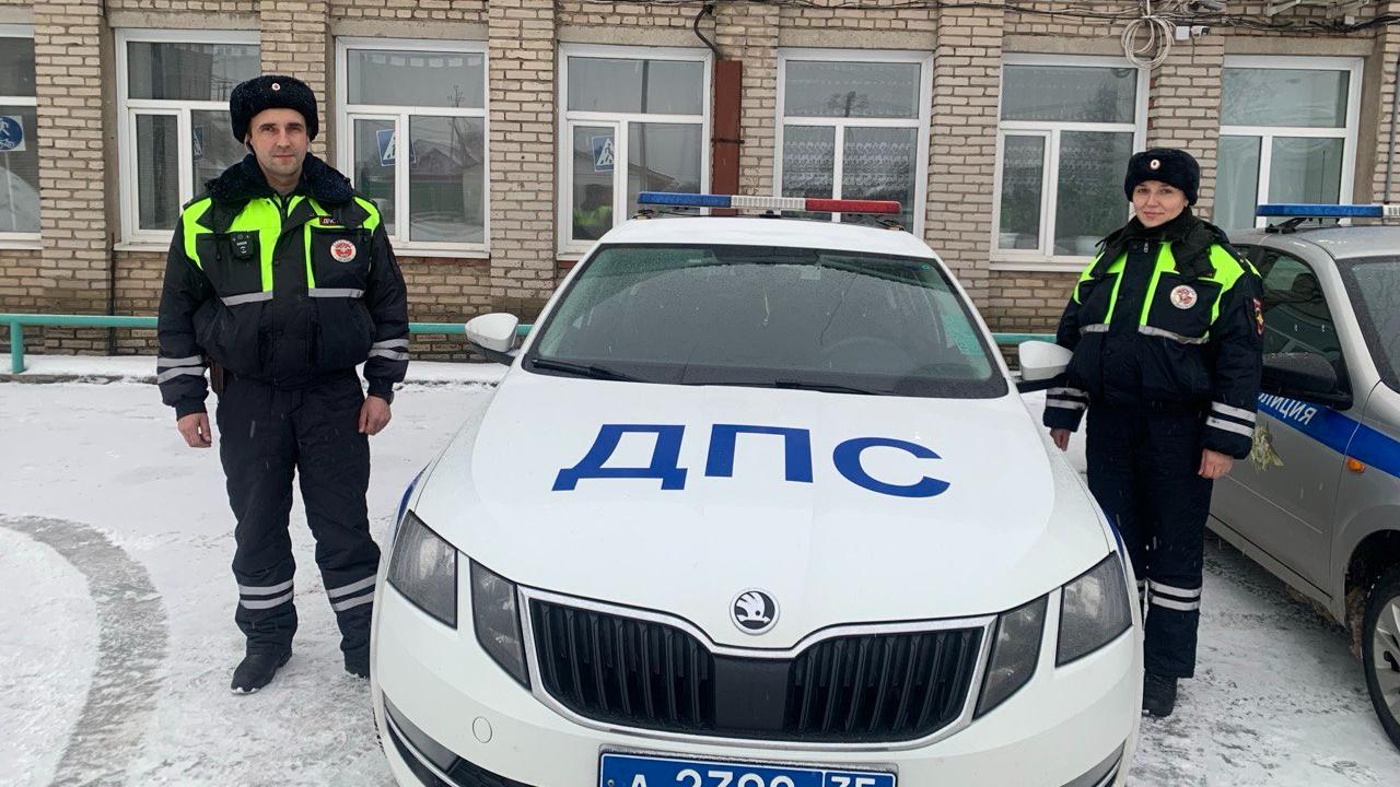 В Вологодской области госавтоинспекторы помогли потерявшейся пенсионерке вернуться домой