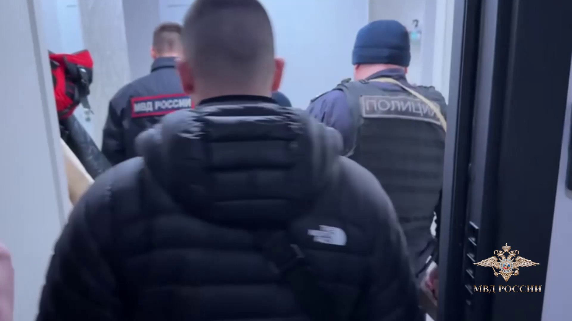 Ирина Волк: Оперативники задержали восьмерых подозреваемых в организации деятельности интернет-магазина по продаже анаболических стероидов