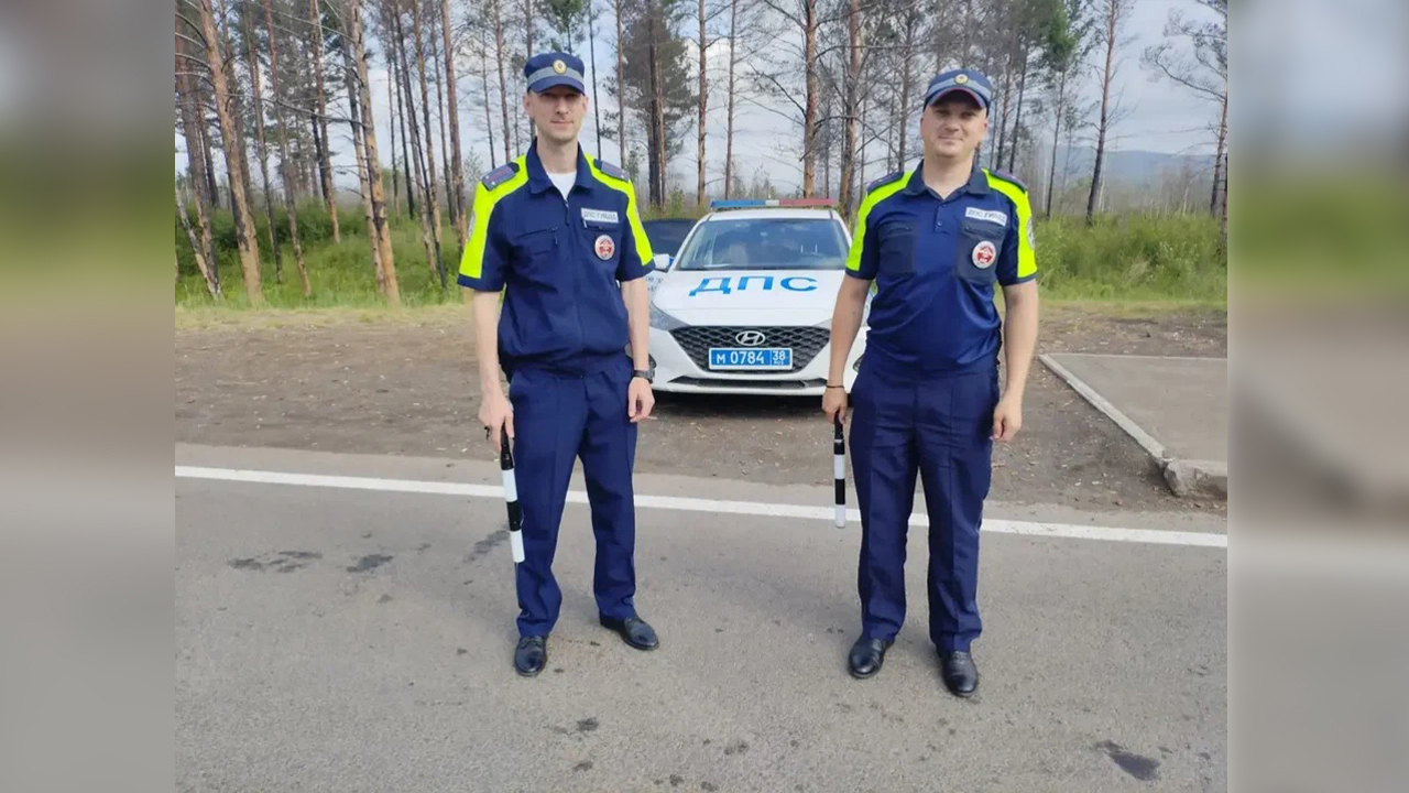 В Приангарье полицейские доставили в больницу семью с девочкой, нуждающейся в медицинской помощи