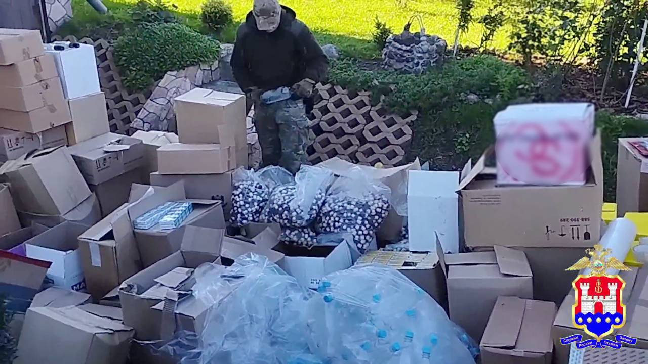 Житель Калининградской области, его жена, отец и брат уличены полицией в незаконном обороте алкоголя
