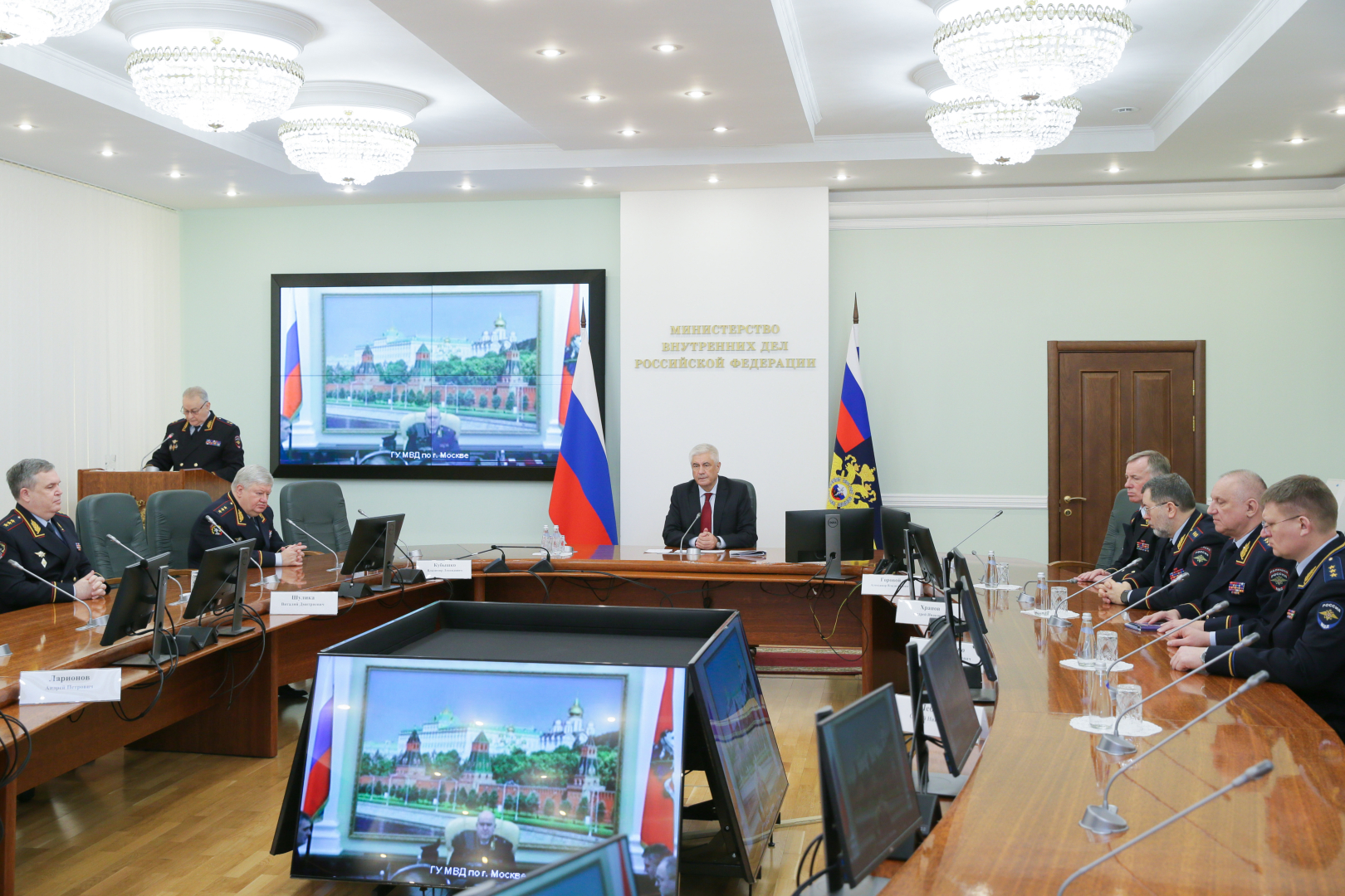 Владимир Колокольцев поздравил коллег с присвоением им специальных званий высшего начальствующего состава