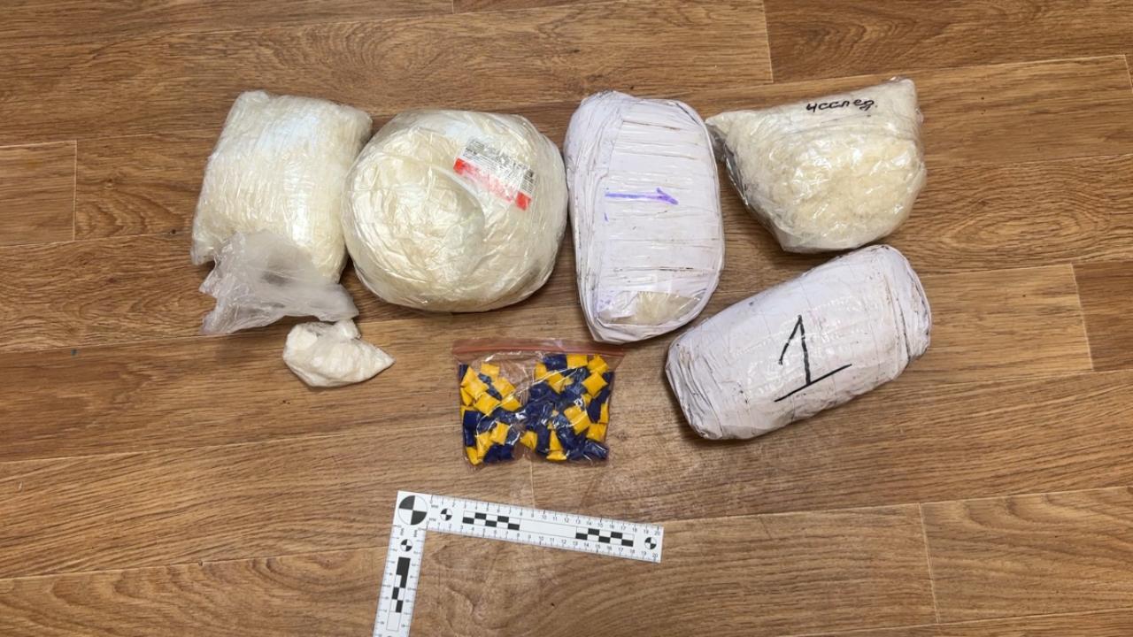 Мужчину с рюкзаком, полным наркотиков, задержали правоохранители в подмосковном Подольске