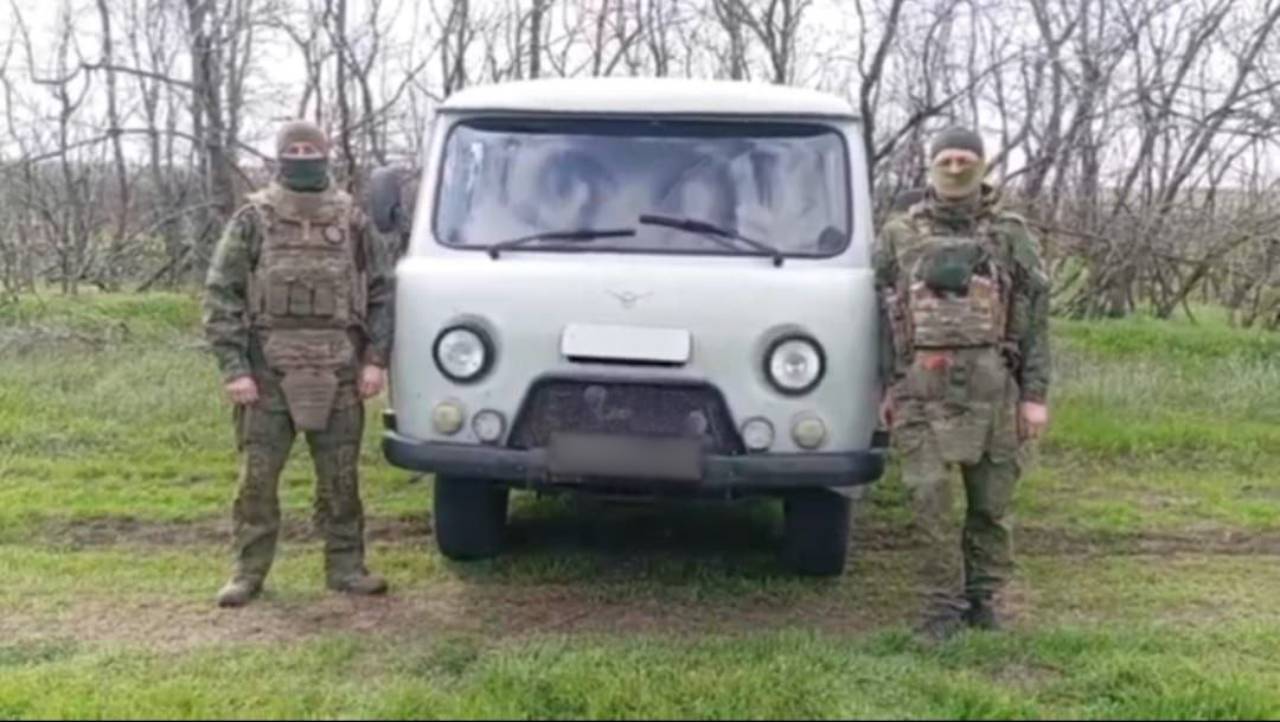 Ветераны полиции Еврейской автономной области передали бойцам СВО автомобиль повышенной проходимости