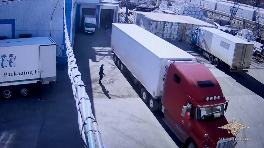 Следователями транспортной полиции Дальнего Востока расследуется дело о контрабанде рыбы за рубеж