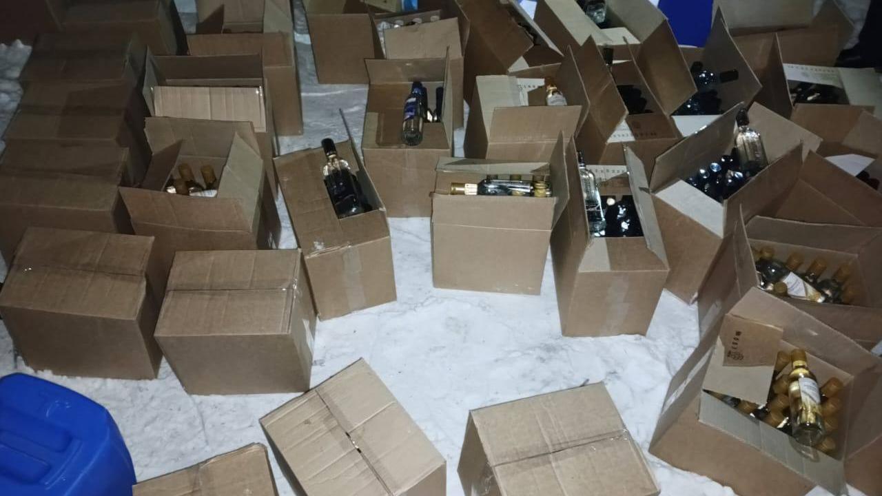 В Канске полицейские пресекли продажу сомнительной водки кустарного производства