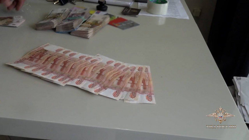 В Липецке полицейские и сотрудники регионального Управления ФСБ России задержали теневых банкиров