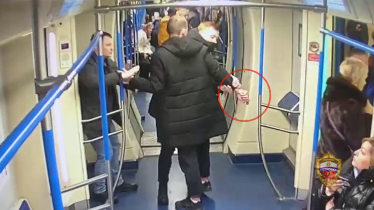 В отношении москвича, ранившего в электропоезде пассажира, возбуждено уголовное дело о хулиганстве