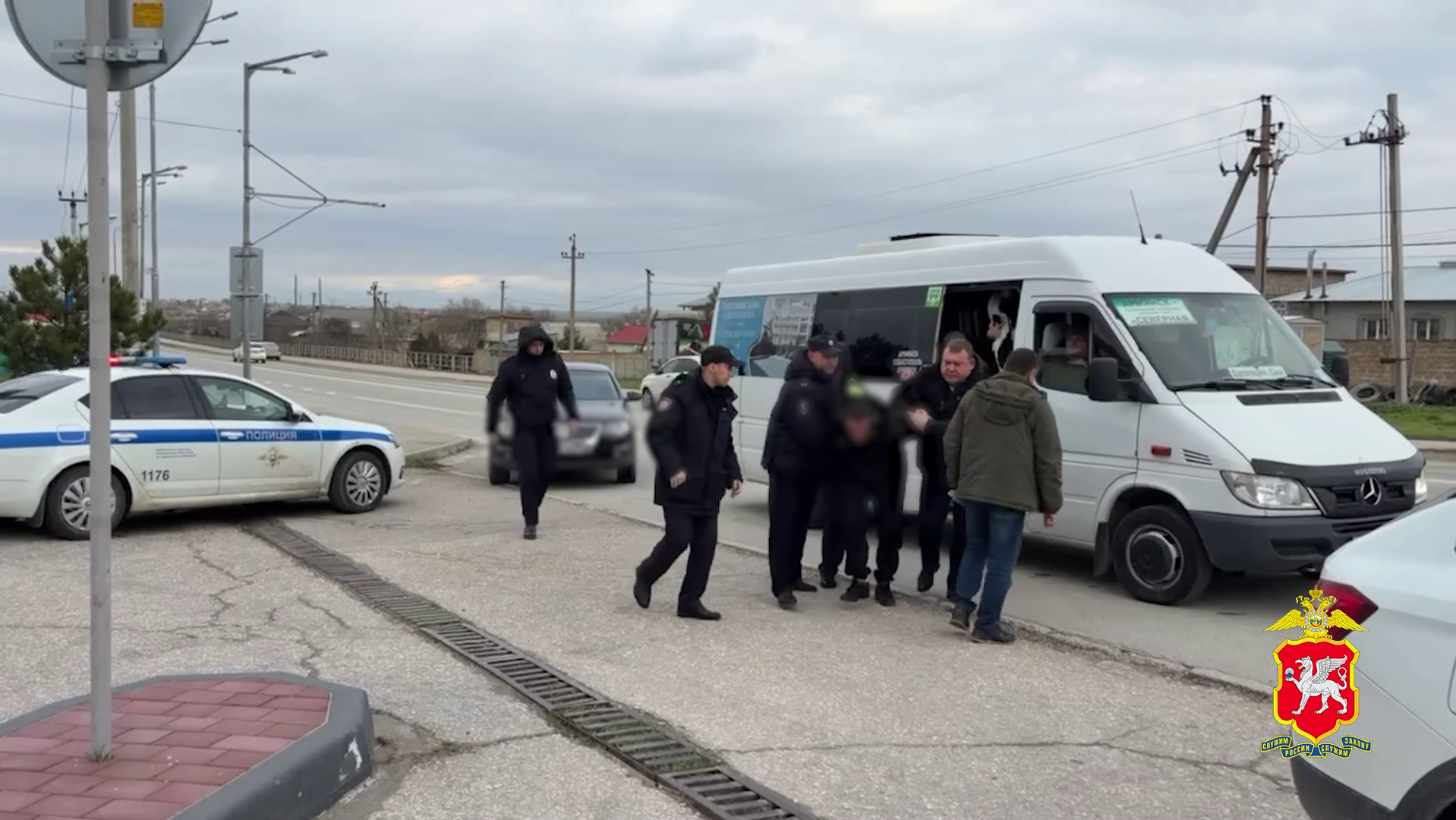 В Крыму полицией по горячим следам раскрыт дерзкий угон иномарки 43-летним мужчиной у автоледи