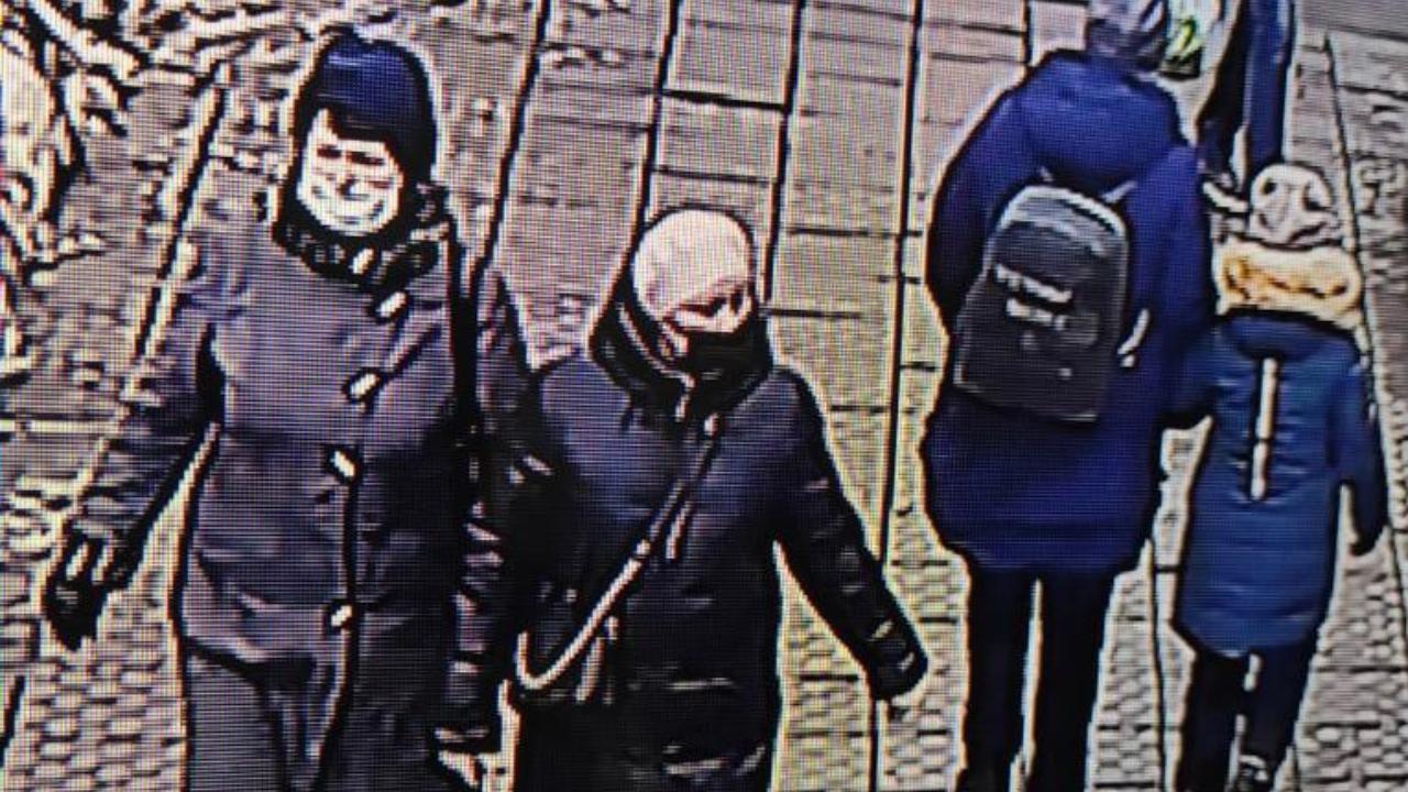 Аферистки с улицы вошли в доверие к пенсионерке и похитили у неё полмиллиона рублей