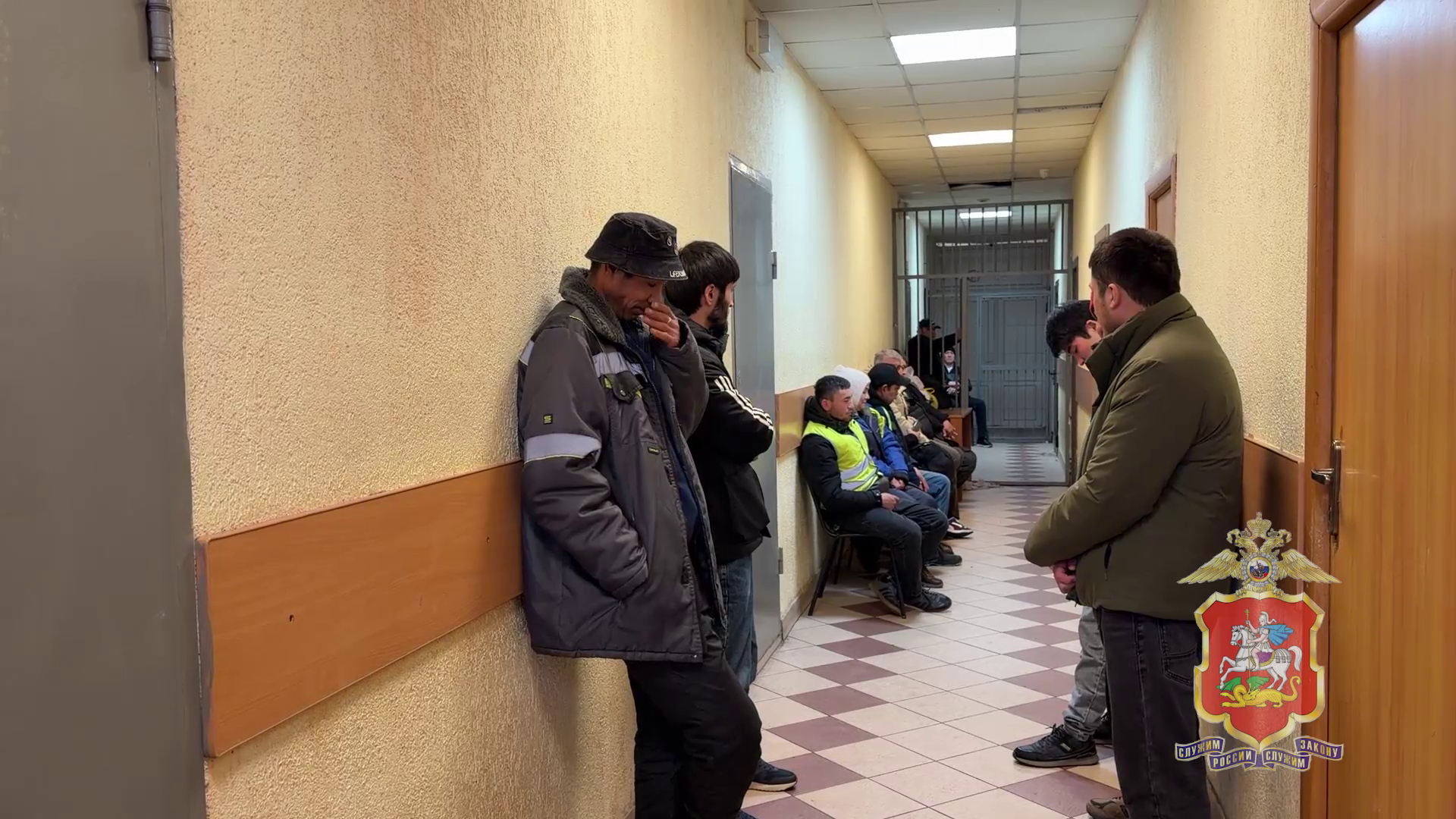 Полиция Подмосковья в ходе рейда выявила в Одинцово 277 нарушителей миграционного законодательства