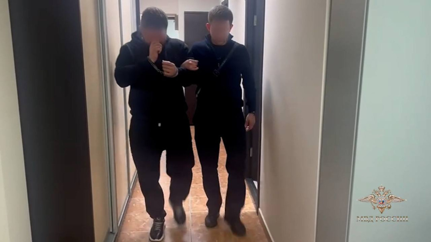 Сотрудники полиции задержали подозреваемого в убийстве, совершенном в Сочи в 2000 году