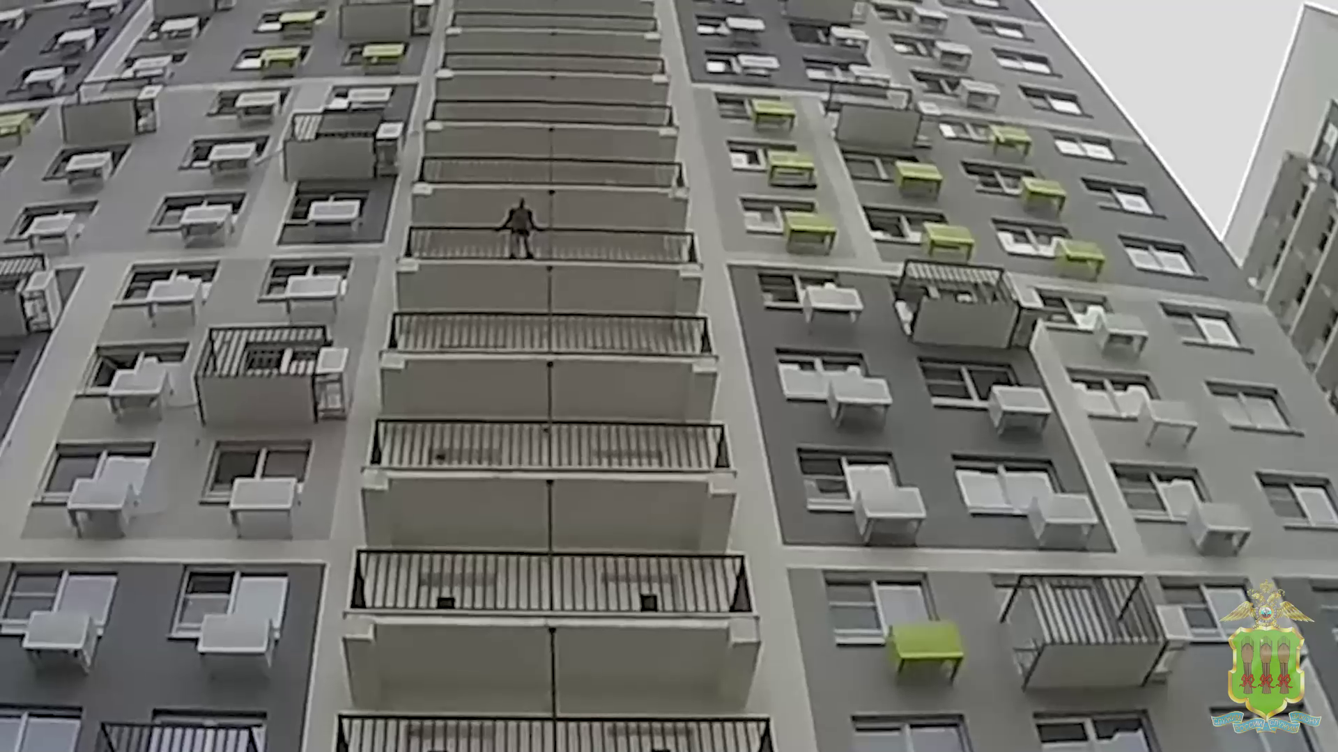 В Пензе полицейские спасли гражданина, который пытался свести счёты с жизнью