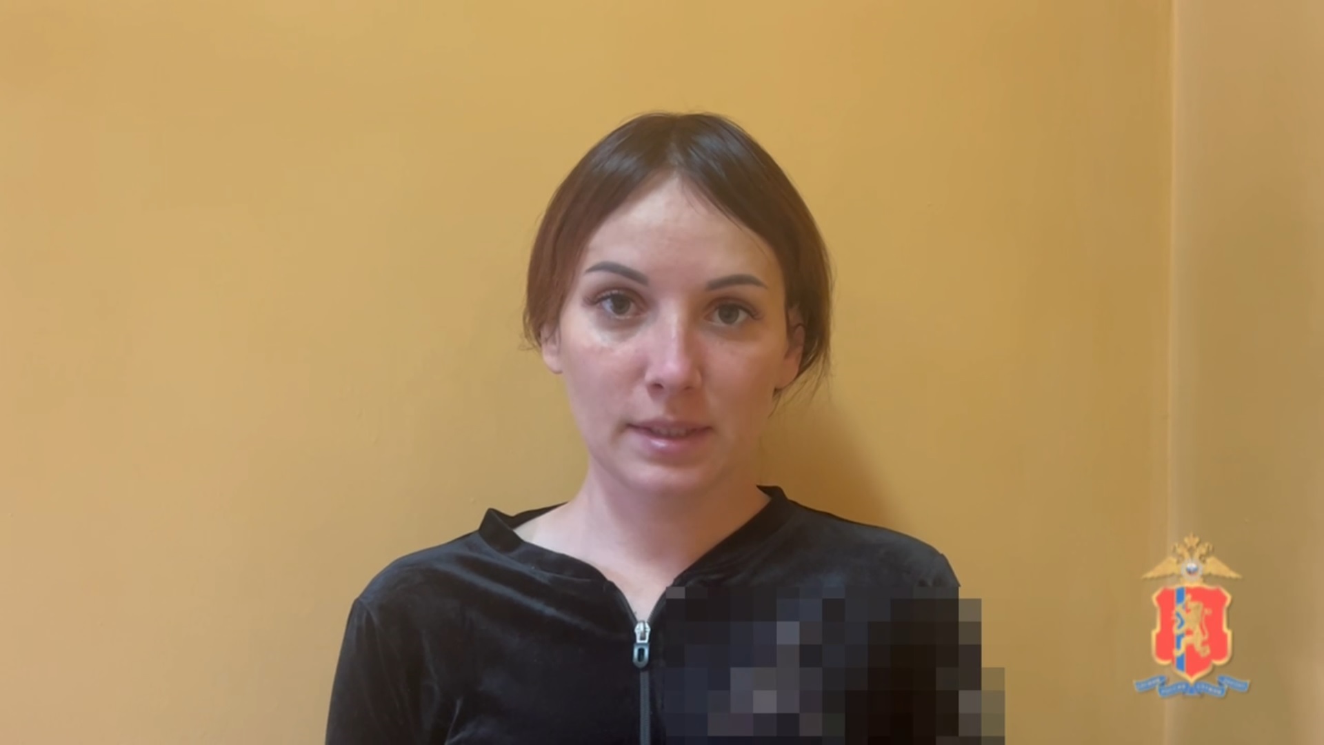 Задержанная полицией Красноярска ведунья под видом снятия порчи похитила у пенсионерки 262 000 рублей