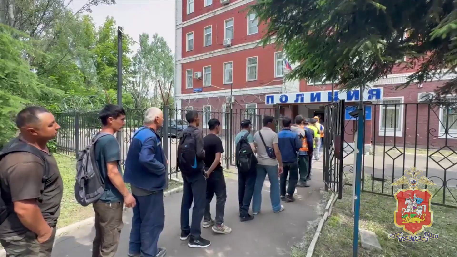 В подмосковных Балашихе и Реутове полицейские при проверке мигрантов выявили 150 правонарушений