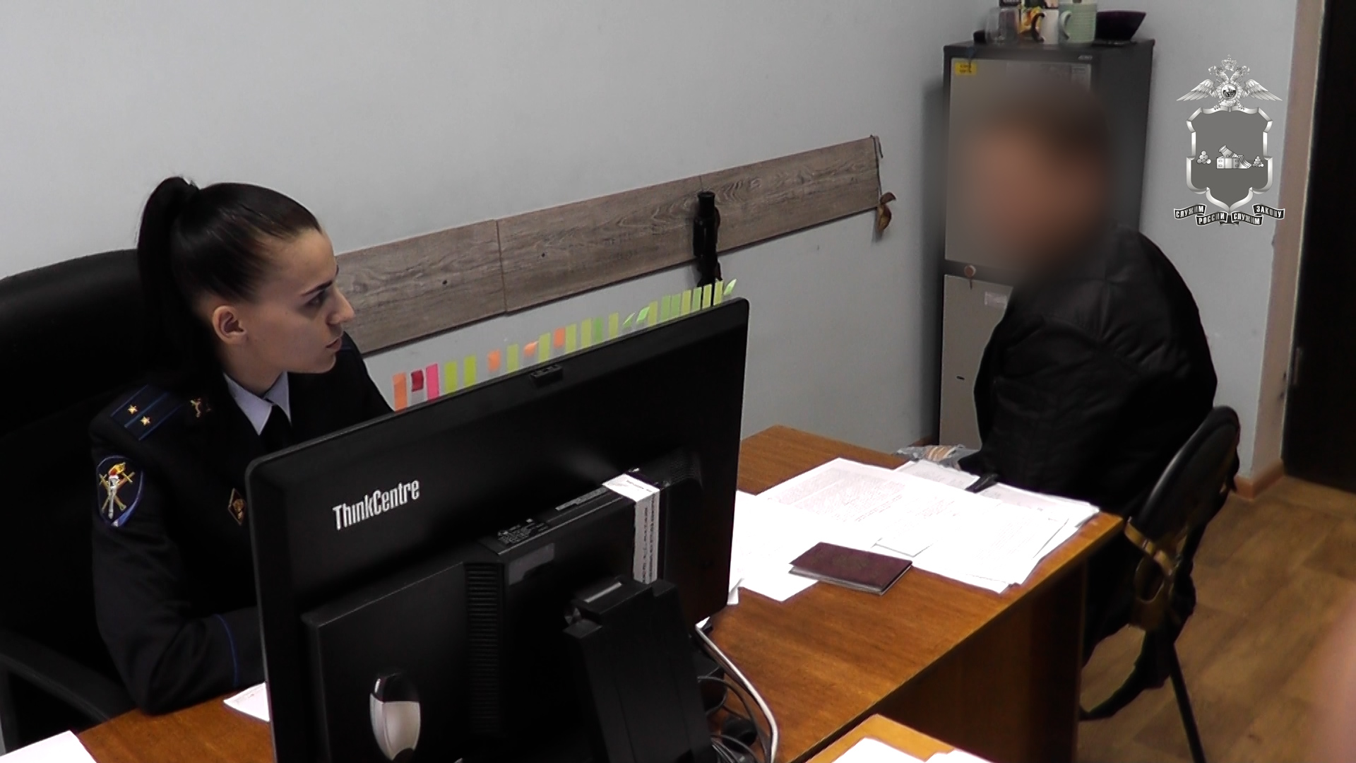 Брянские полицейские оперативно задержали сообщника телефонных мошенников