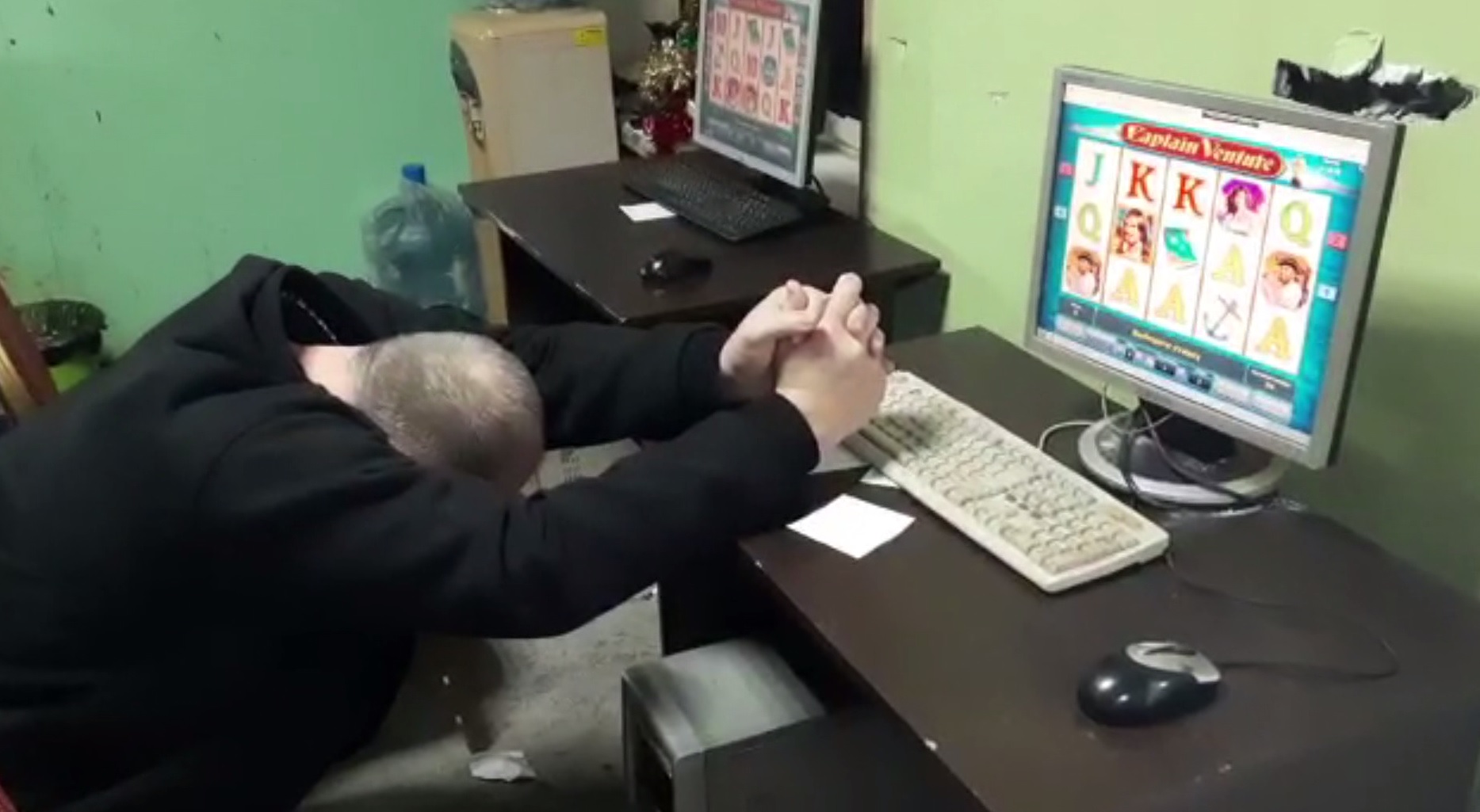 В Новгородской области полицейскими пресечена деятельность нелегального игорного клуба