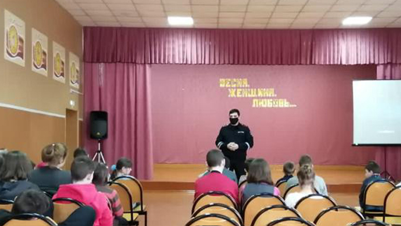 В Воронежской области автоинспекторы провели встречи с детьми из ЛНР и ДНР