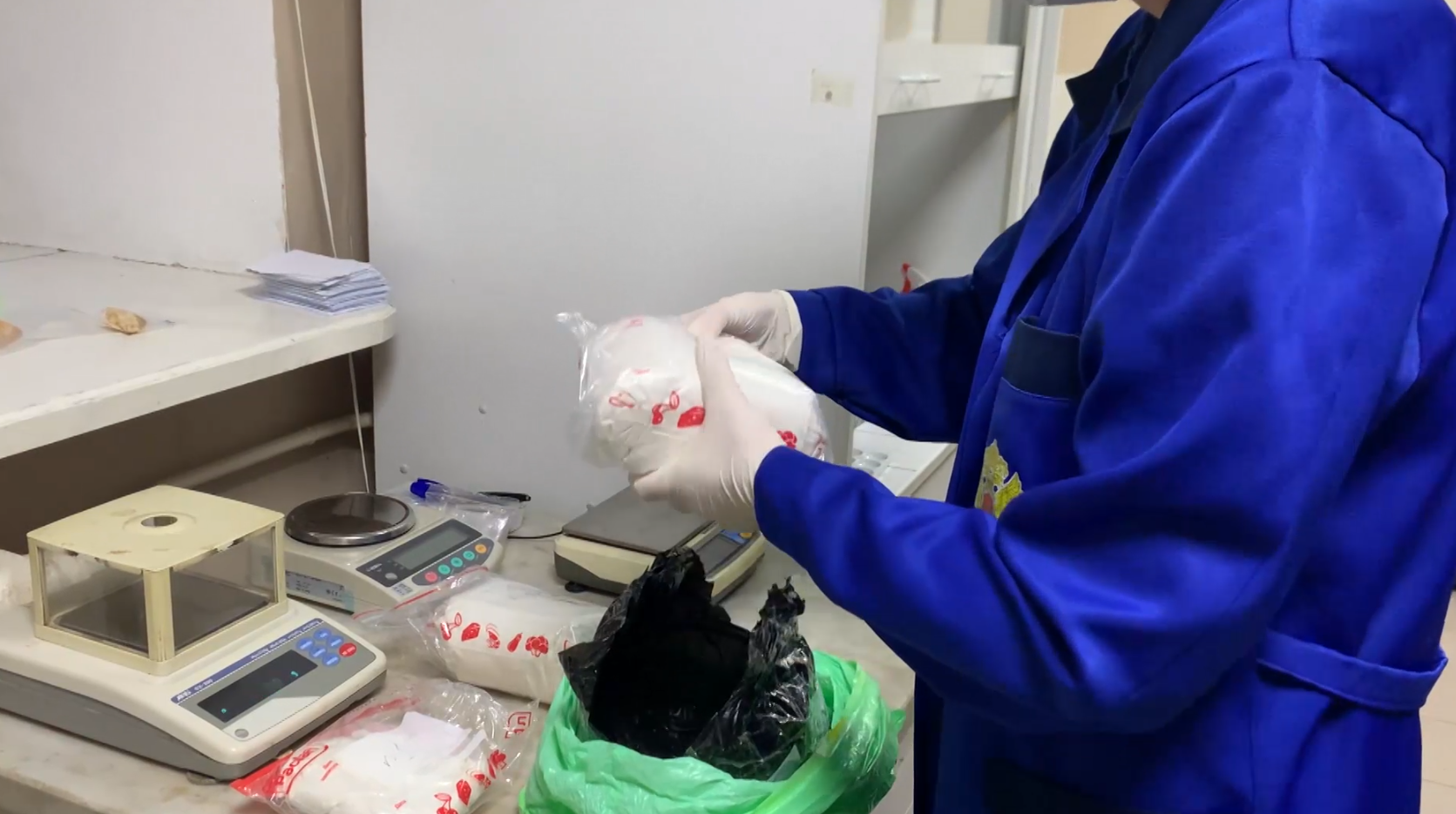 Подмосковные полицейские задержали мужчину, подозреваемого в покушении на сбыт 2,5 кг мефедрона