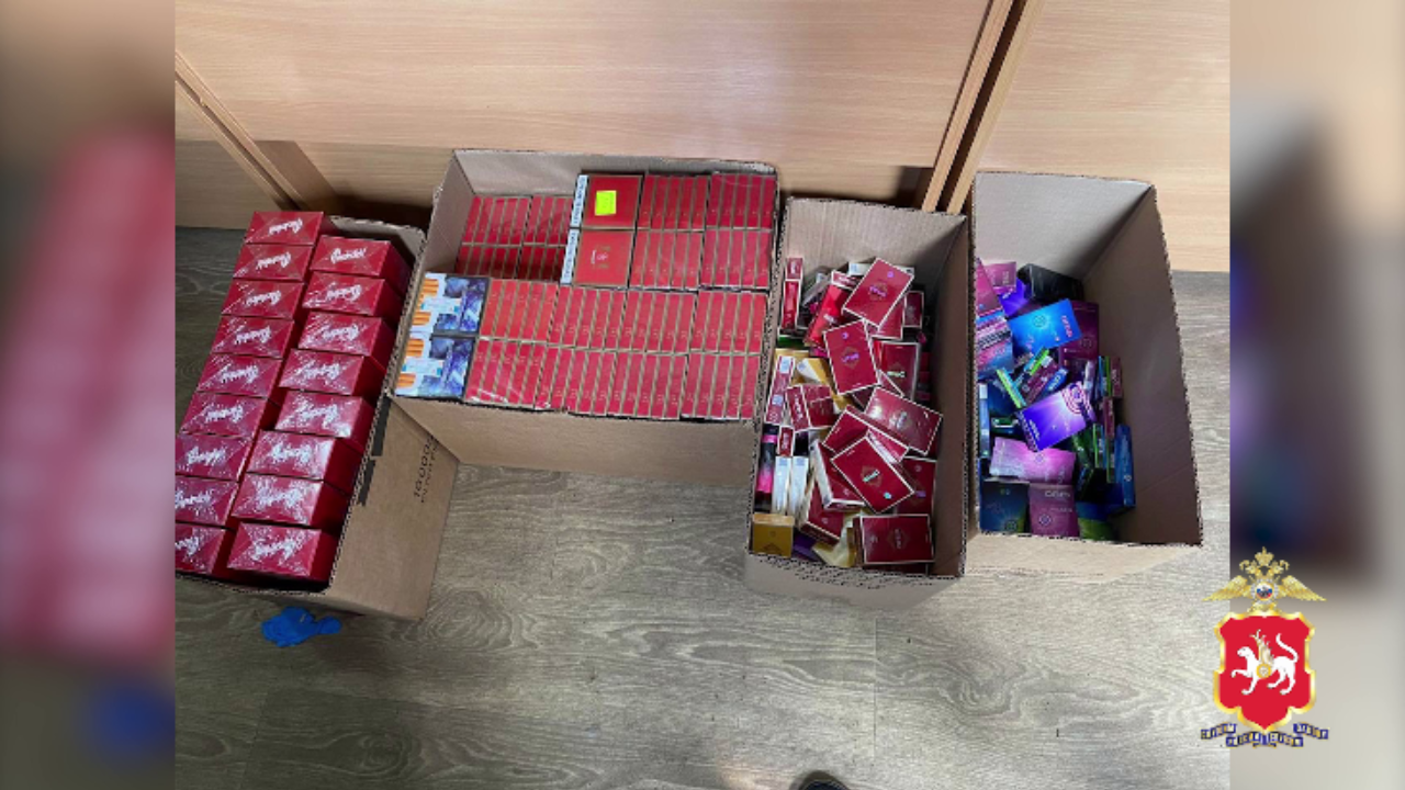 В Татарстане полицейские изъяли из магазина около 2 тысяч пачек сигарет без маркировки