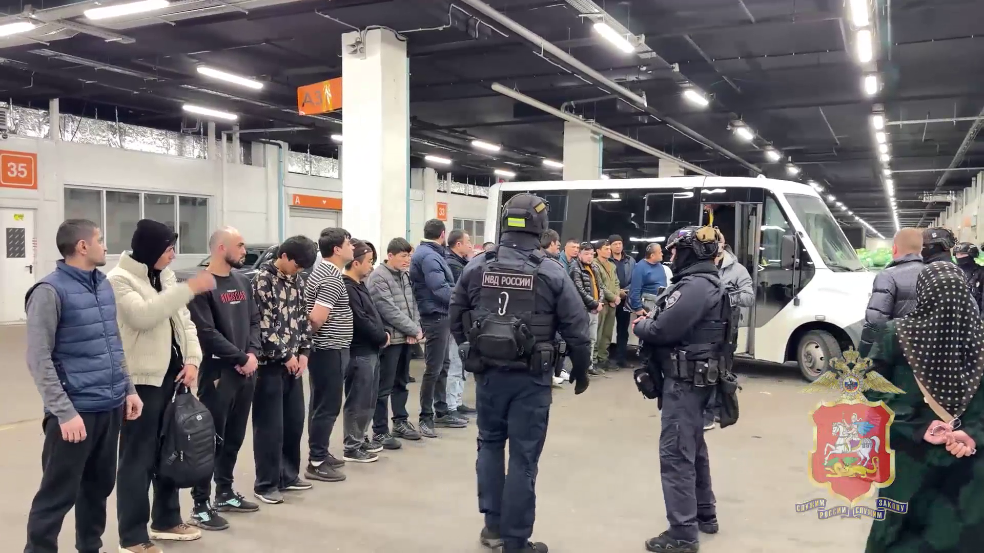 В Подмосковье на складах и в точках общепита выявлено 60 нелегалов из стран Азии и Латинской Америки