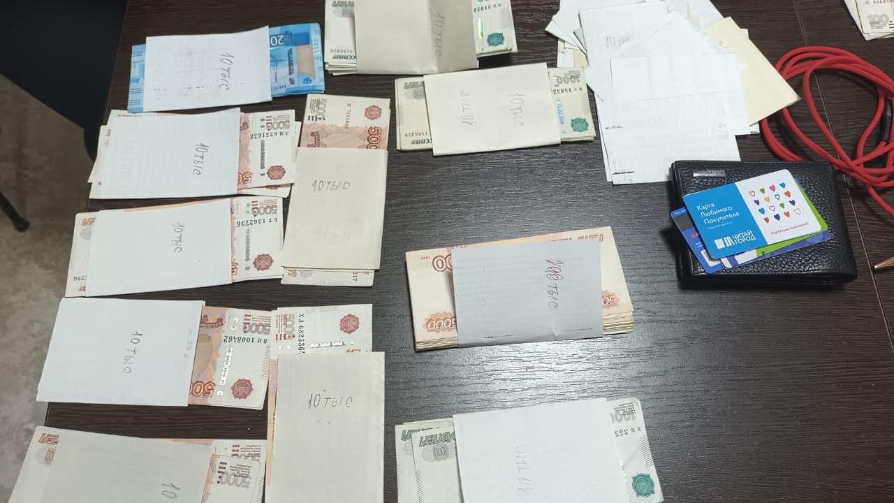 В Волгограде полицейские задержали пособника телефонных мошенников