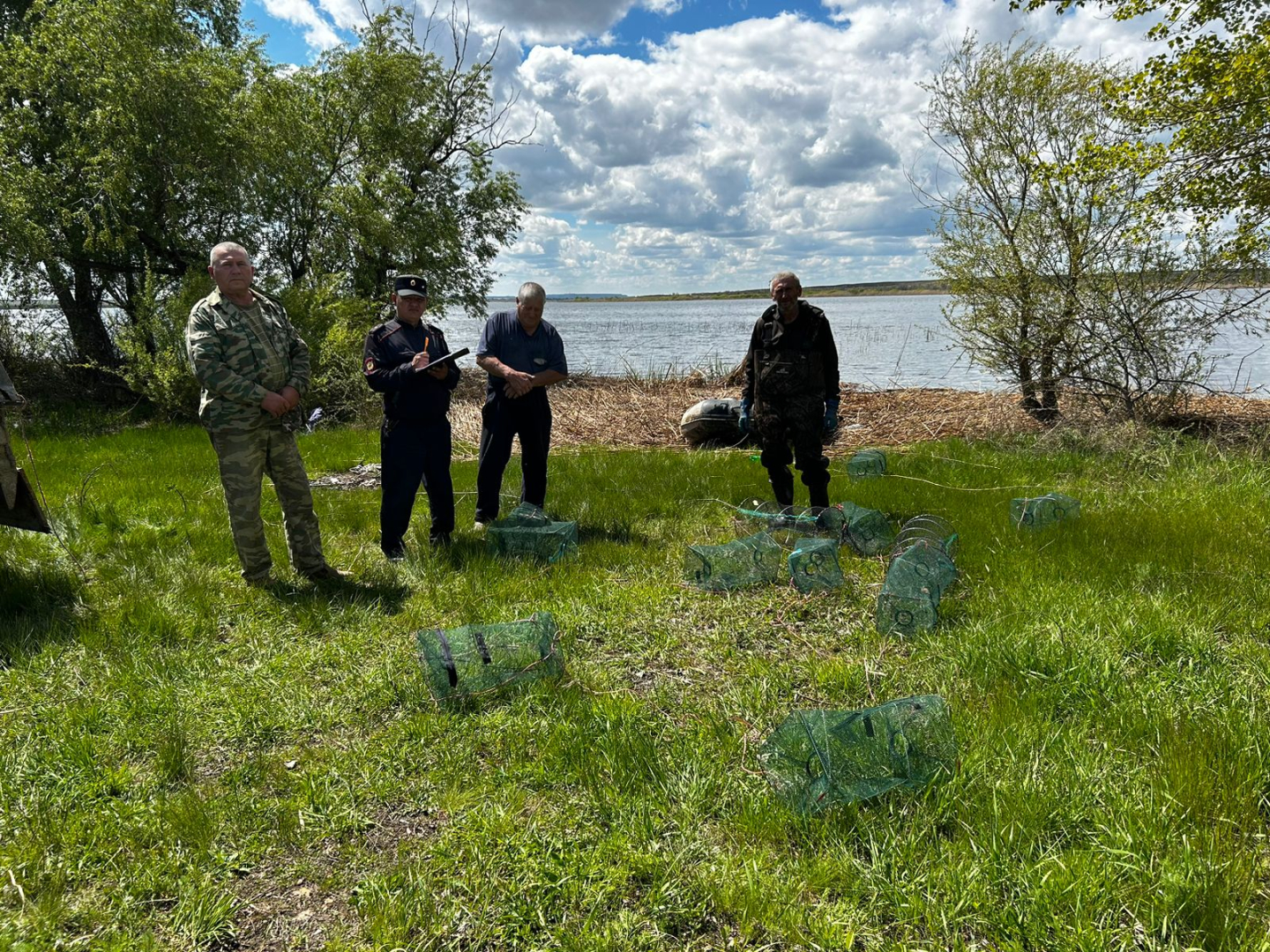 В Ясненском городском округе Оренбургской области полицейские пресекли незаконный вылов раков