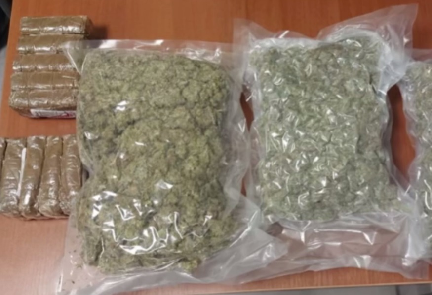 Двух распространителей гашиша и марихуаны задержали сотрудники полиции Санкт-Петербурга