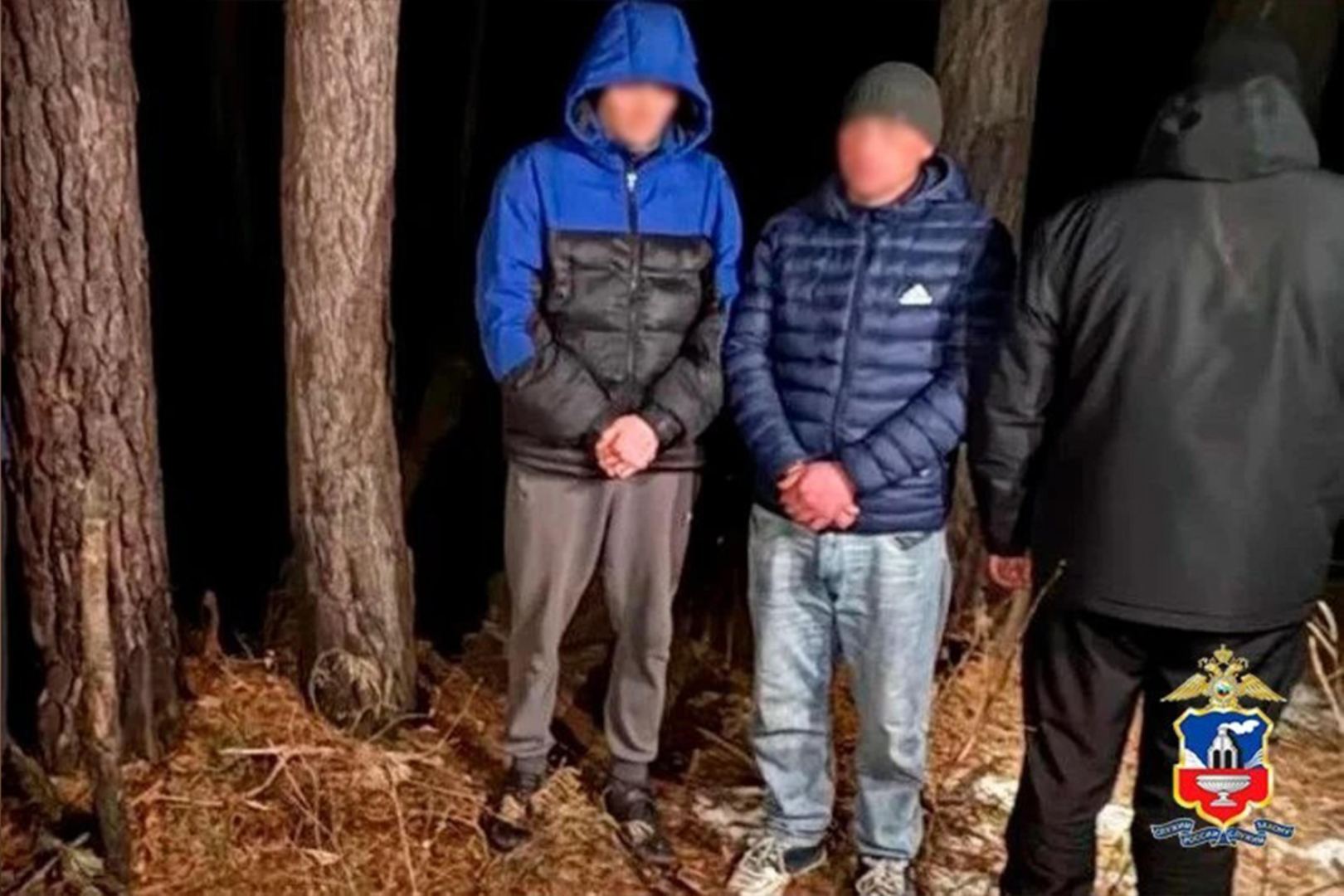 Под Барнаулом полицейские с поличным задержали двух сбытчиков особо крупной партии метадона