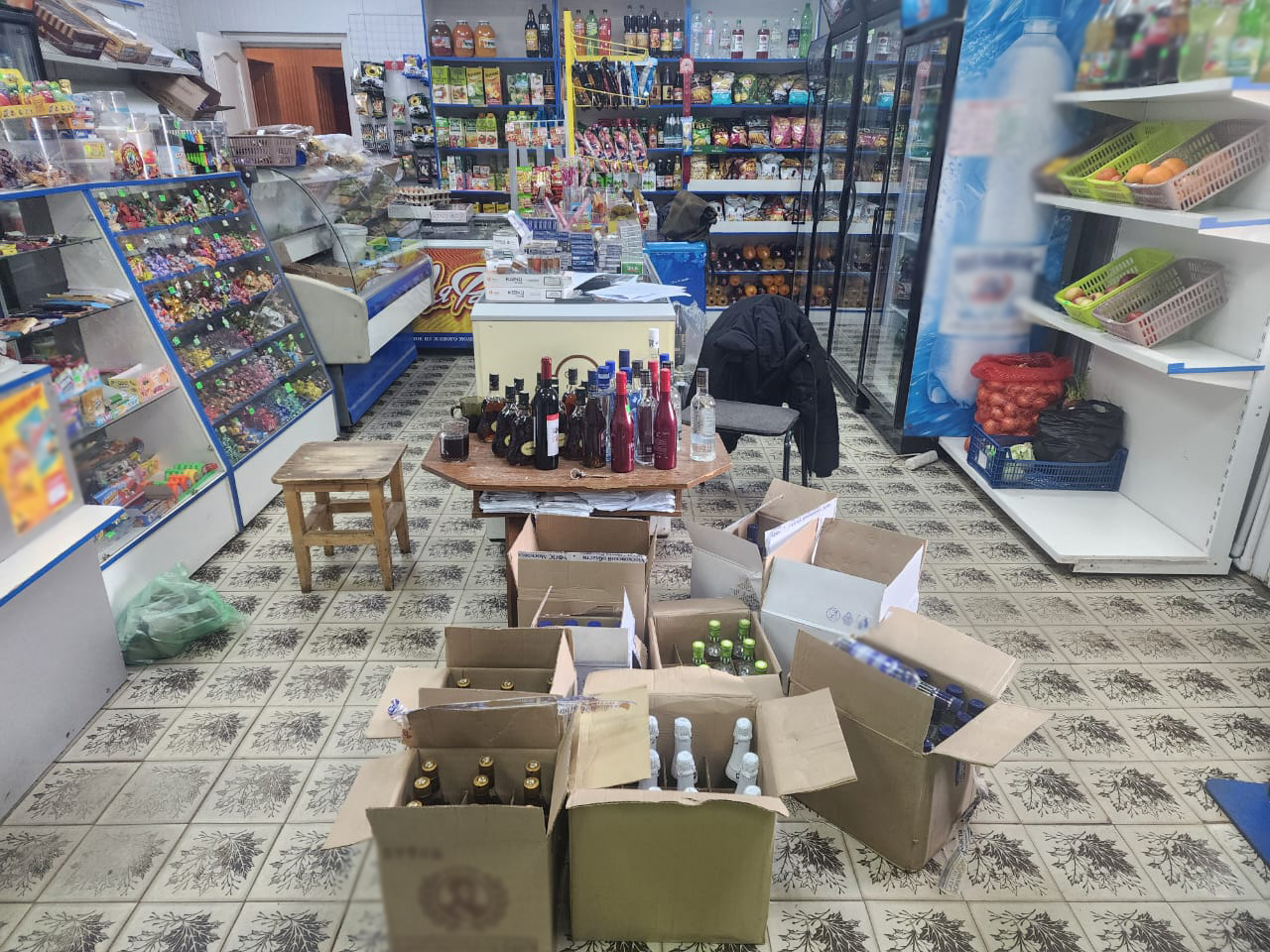 В Тульской области предприниматель уличён полицией в торговле контрафактным алкоголем и сигаретами