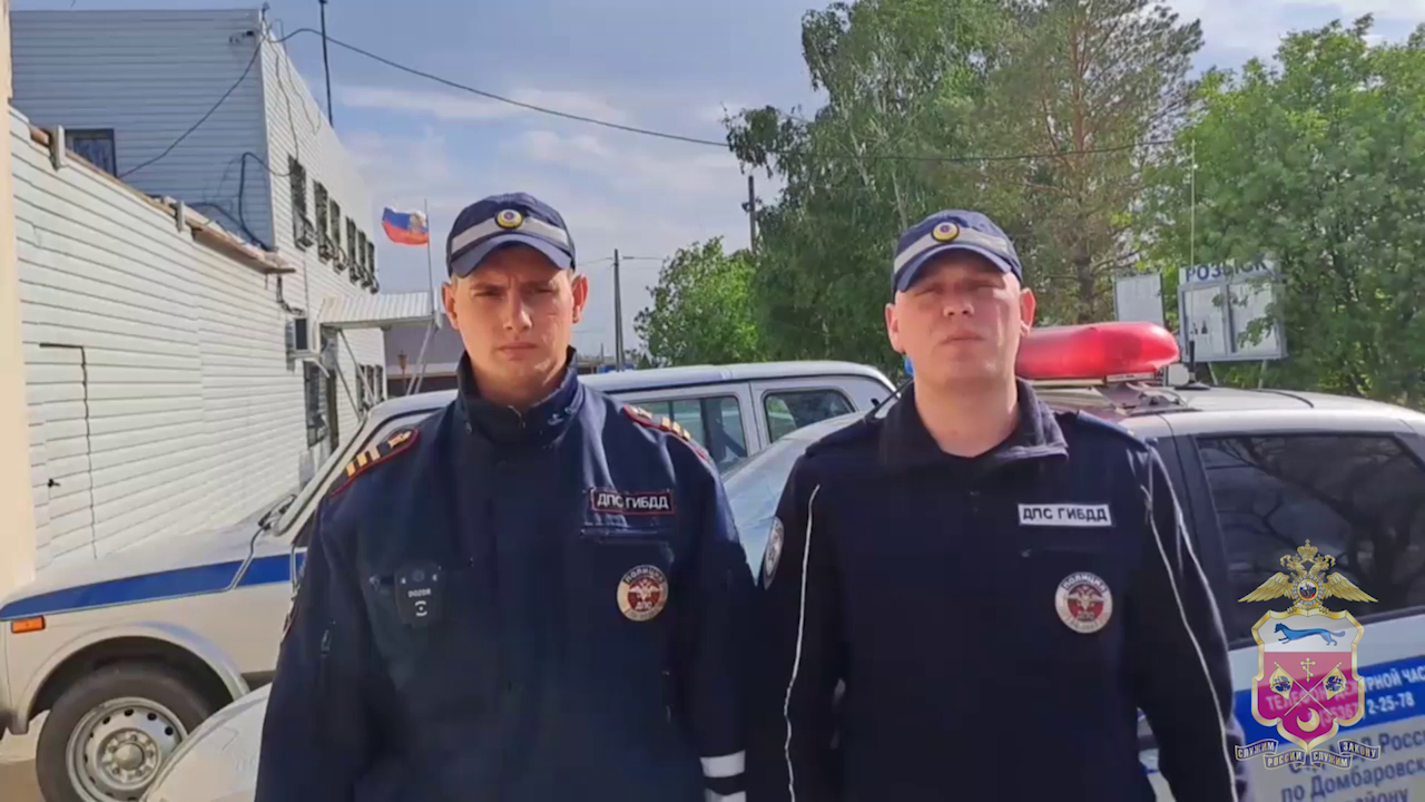 В Оренбургской области автоинспекторы оказали помощь подростку, на которого обрушилась стена