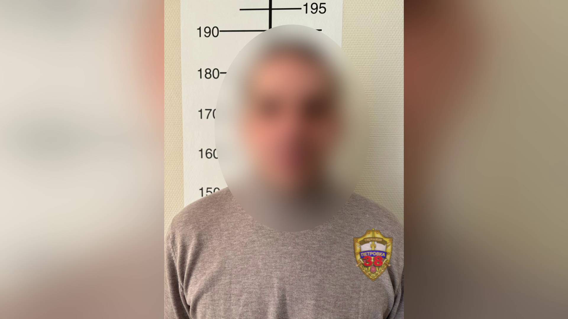 Столичная полиция изобличила пособника аферистов, лишивших пенсионерку сбережений, а её дочь квартиры